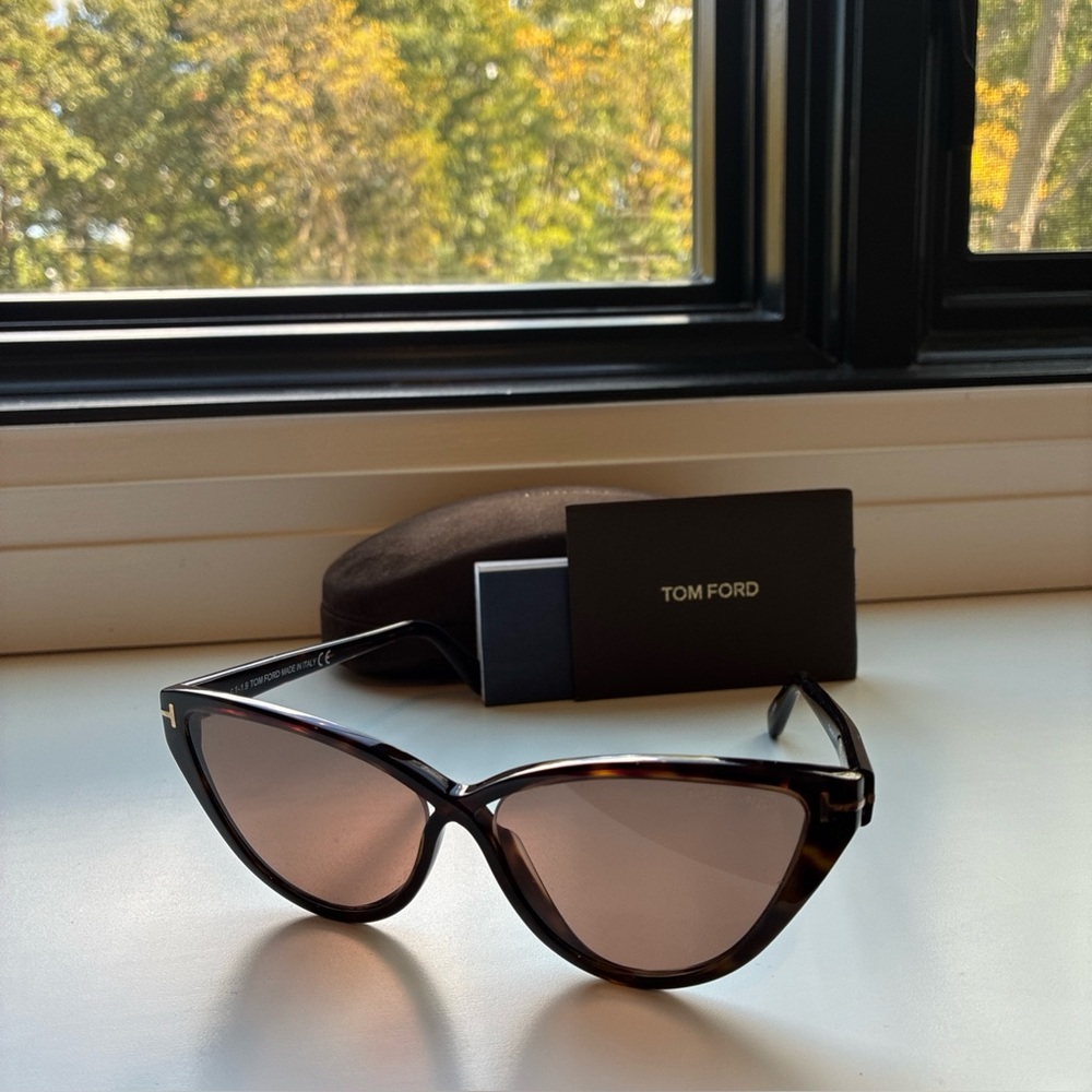 Authentic TOM FORD Charlie-02 TF740 52E Havana w/Brown Lens Cat Eye Sunglasses